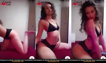 Büyük Kalçalı Sıcak Çıtır Kadın Canlı Yayınını İzleyin