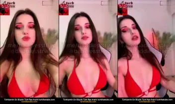 Canlı Yayın039da Zeynepiksy039nin Bikini Günü