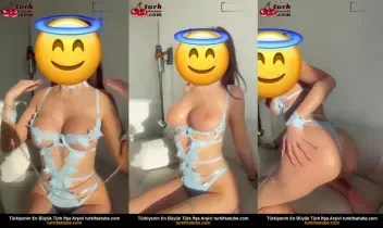 Celine seksi kostümle amina dildosu yerleştiriyor