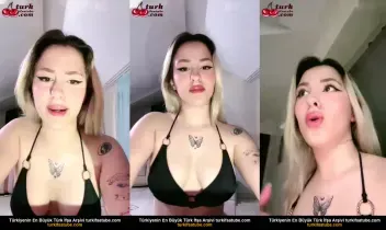 Çıplak Kızın Seksi Dekolteli Görüntüsü