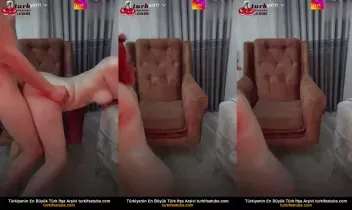 Dövmeli Liseli Porno Irem Sikişirken Ayakta Duruyor