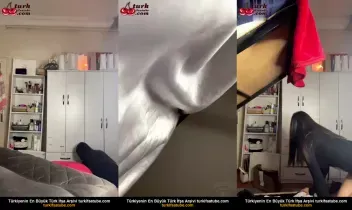 Elanur Ayan Kıyafetini Düzenledi