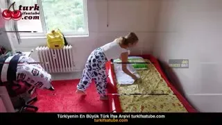Emine Çoşkun039un Yüklendiği YouTube Partisi 6