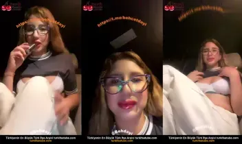 Güzel Barbie039nin ifşa edici fotoğrafları kız üvey kardeşinin arabasında çıplak bir şekilde yayınlanıyor