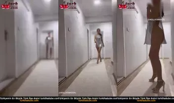 Hera ve Poseidon039un uzun boylu kız üvey kardeşinin çıplak videoyu izlemek
