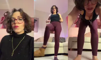 Karolin Fişekçi İmparatorlara Bordo Scrunch Tayt ile 26012026