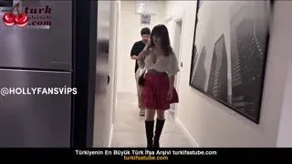 Kocası Ayça Çağan039ın ihaneti nedeniyle Acnoctem porno filmi izleyen kız üvey kardeşi