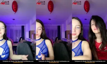 Lilya039nın ifşa edilmesi kırmızı Kankası mavi giyen beril
