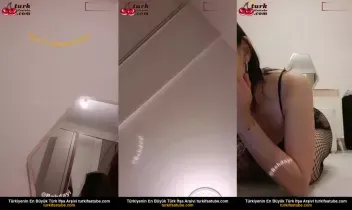Mavi Ay Amına Salatalık İle Boşalma Macerası