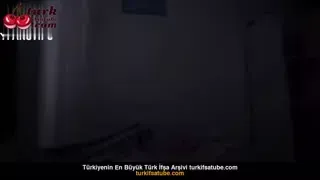 Seksli Kadın üvey kardeş Aniden Odaya Daldığında Konuşkan Seks Hikayesi