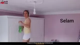 Süper seksi bayan Zeynep YouTube039da part 18 ile şok ediyor