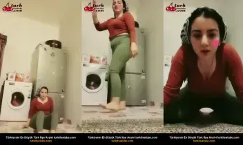 Türbanlı Öğretmen Mutfakta Çıplak Bir Yayın Yapıyor