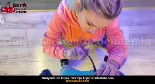 Türk Porno Yıldızı Damla Özden İntihara Uğramış Bir Abla ile Seks Yapıyor