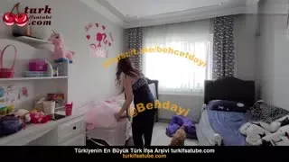 Zeynep Tümbek ifşa YouTube039da izlenen 13 videoda cinsel içerikli görüntüler ve çıplak fotoğraflar sergileniyor
